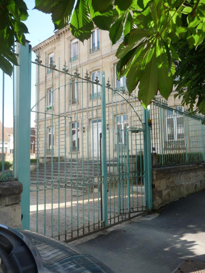 Studio Dans Charmante Batisse De Maitre Compiegnoise Κομπιέν Εξωτερικό φωτογραφία